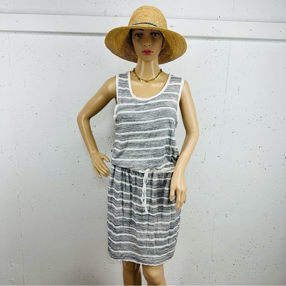 Dakini size Medium White & Gray Drawstring Waist Sleeveless Dress - Picture 3 of 14